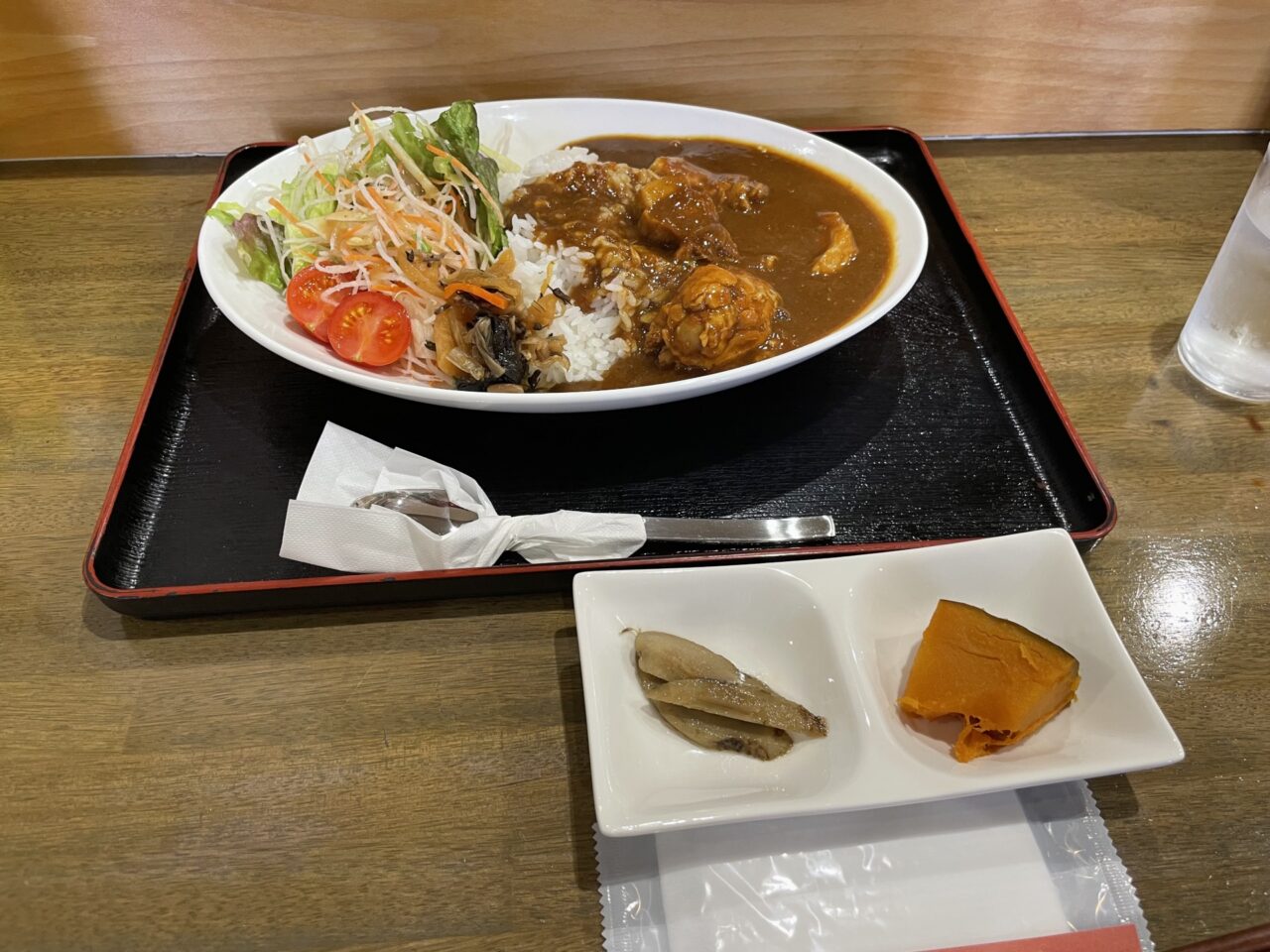 カレーと副菜