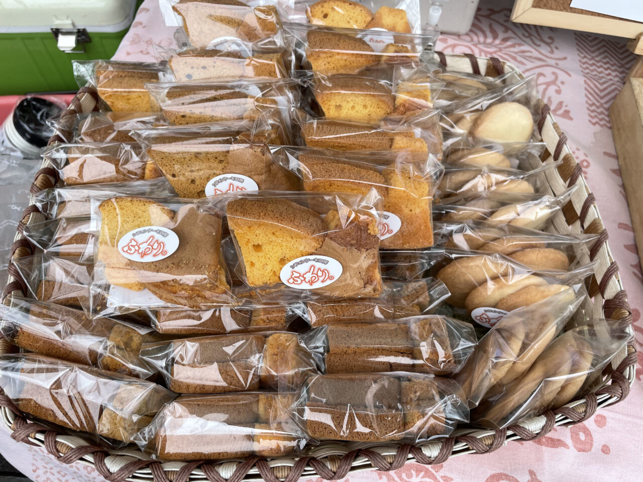 シフォンケーキ工房ふわり。