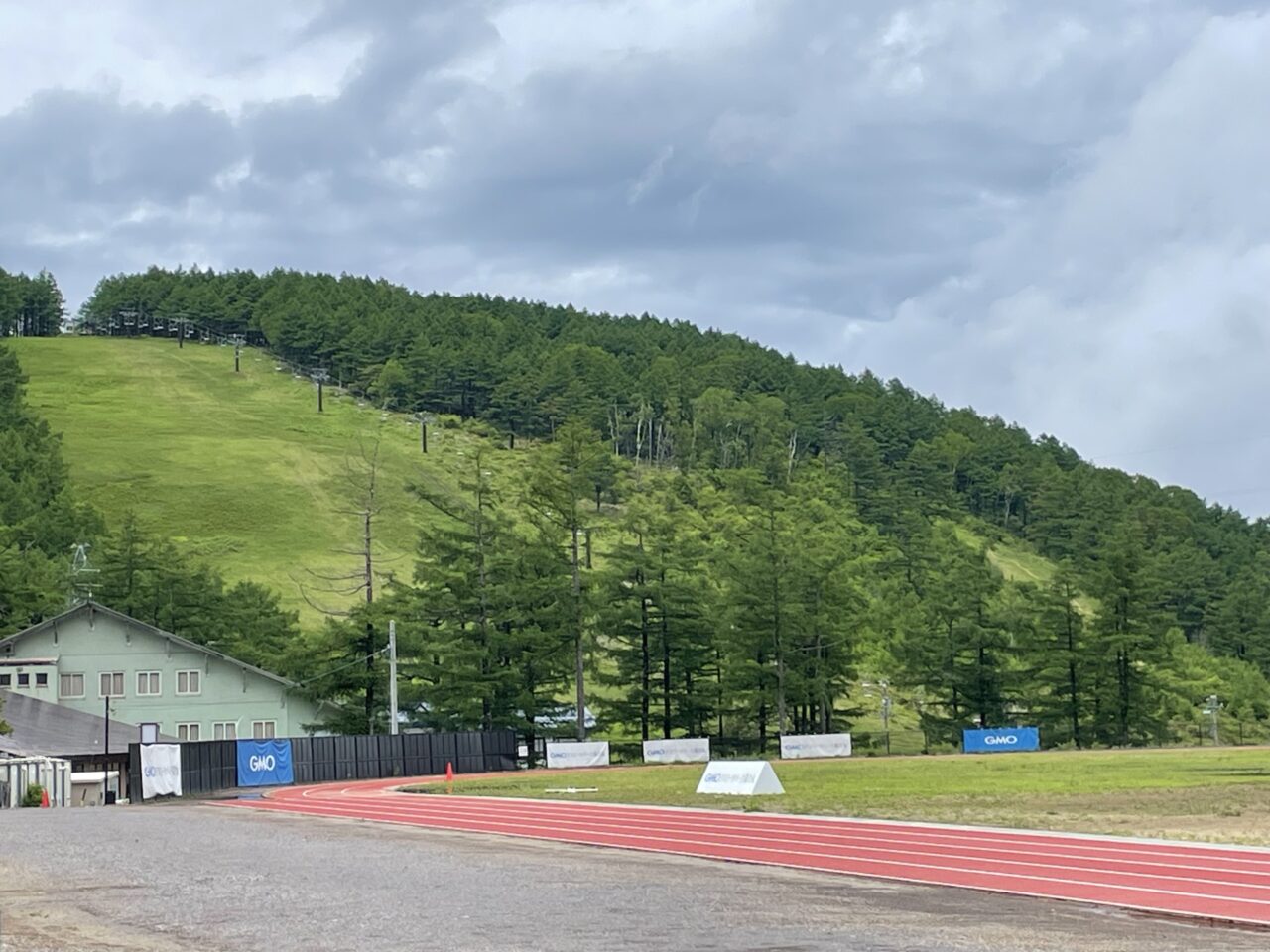 陸上トラック