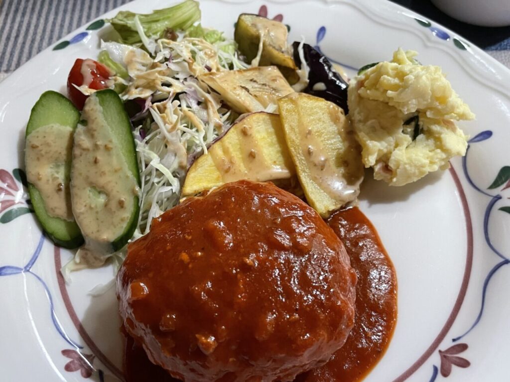 トマト煮込みハンバーグ