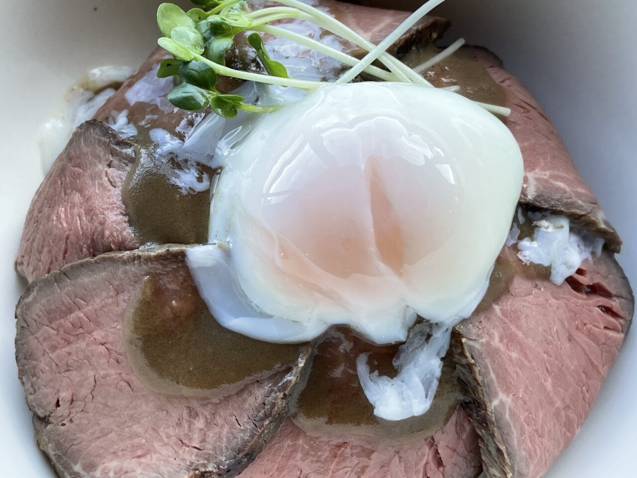 ローストビーフ丼