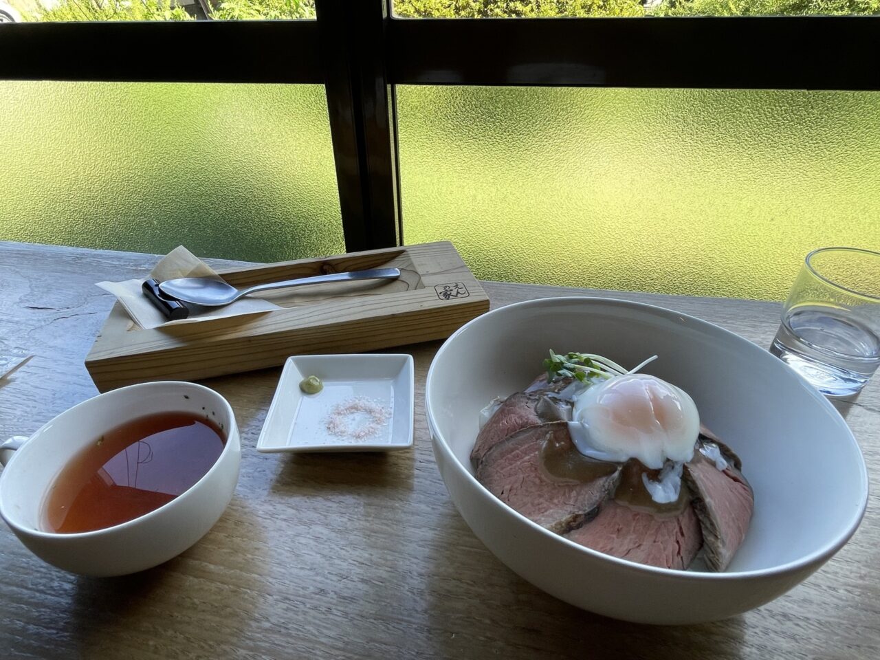 ローストビーフ丼