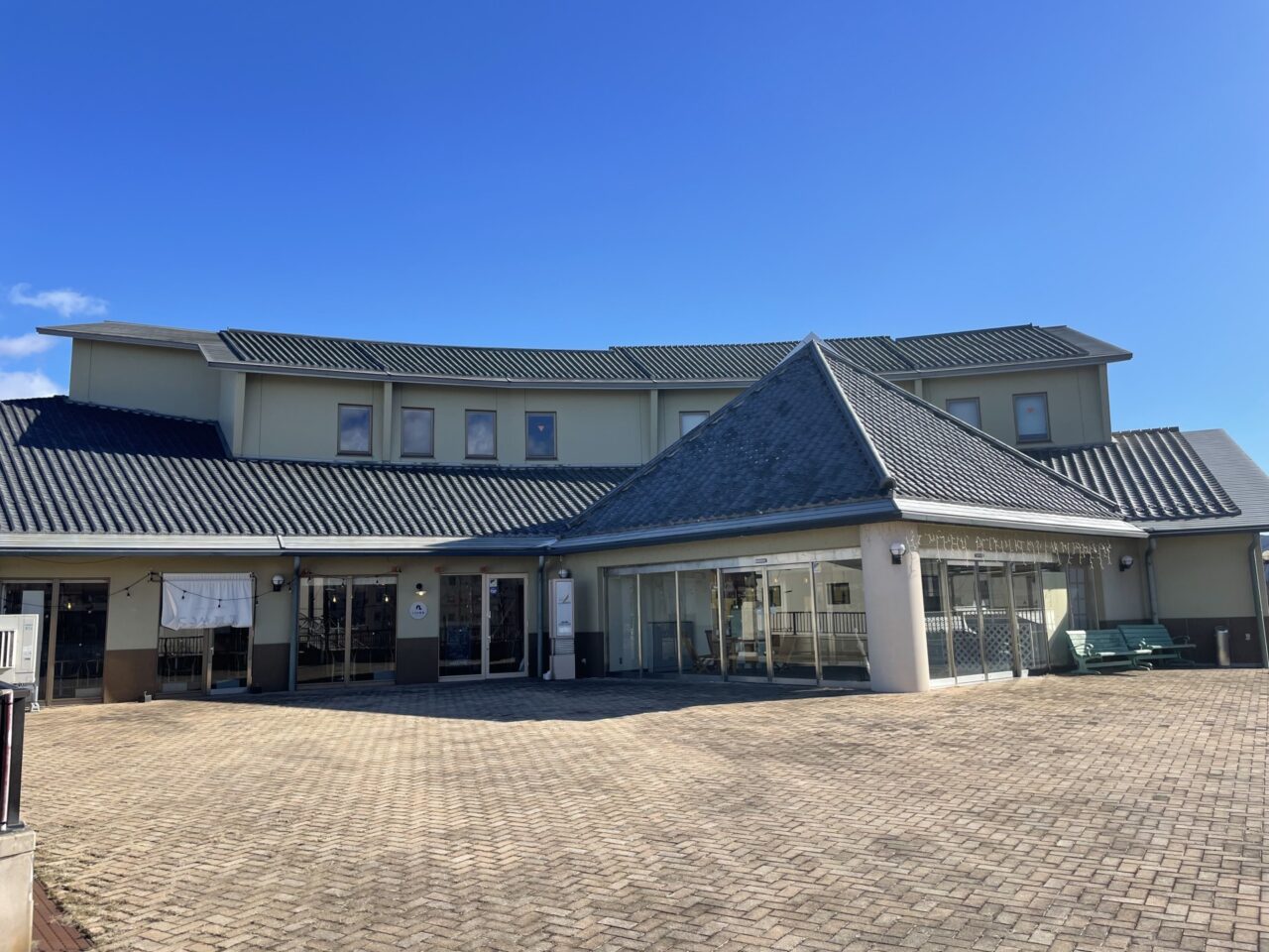 とうみ食堂前広場